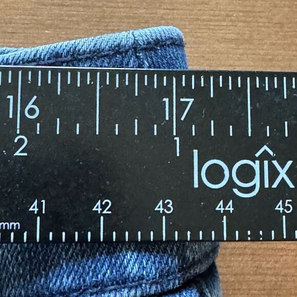 Chicos So Slimming Jeans Women 2.5 Short US 14 Short Stretch 5 Pockets Button - Picture 9 of 12